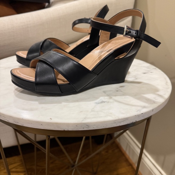 Aerosoles WEDGE sandle BLACK size 9.5 - Picture 3 of 5